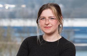 Portraitfoto von Ann Stark, Product Marketing Strategist